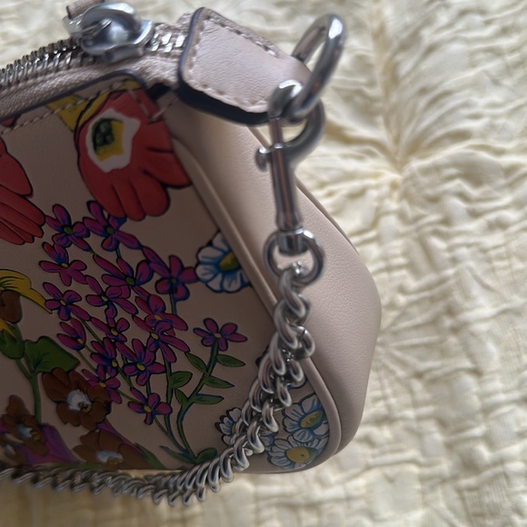 💯 % Authentic Coach Floral Leather Pouch - Picture 12 of 17